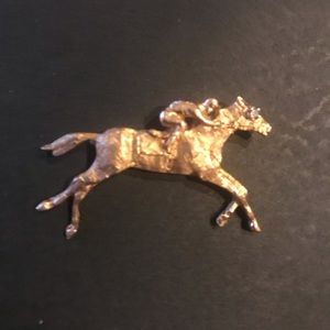 14K Gold Racehorse Jockey Brooch Pin 8.3 grams